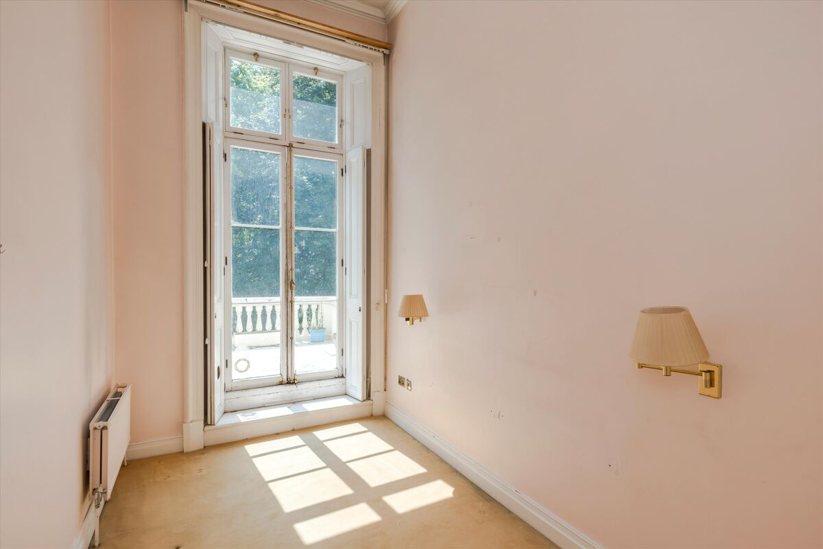 flat for sale in Hyde Park Square, London, W2 HPE190090 Knight Frank