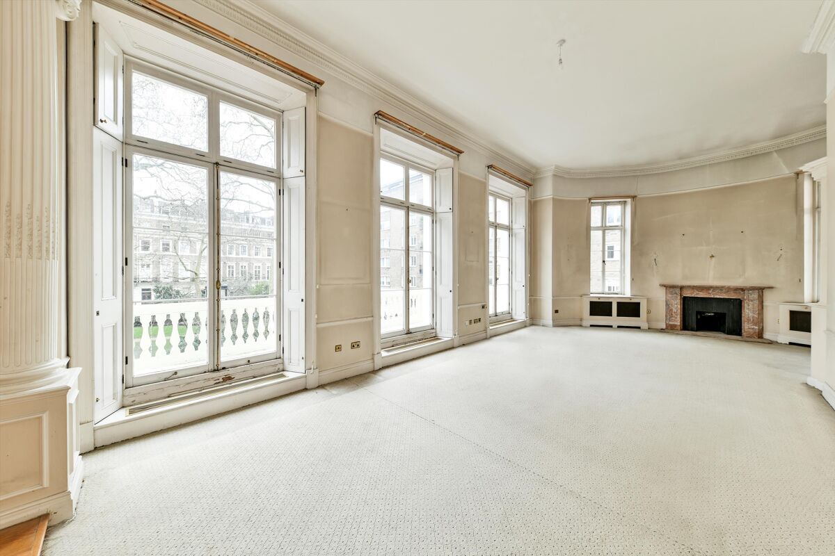 flat for sale in Hyde Park Square, London, W2 HPE190090 Knight Frank
