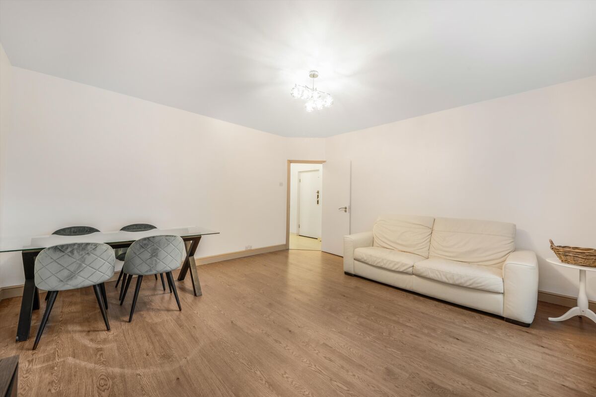flat to rent in Cranleigh Court, Leinster Gardens, London, W2
