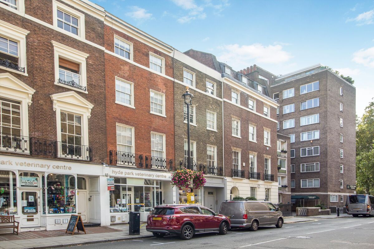 Flat to rent in Connaught Street,