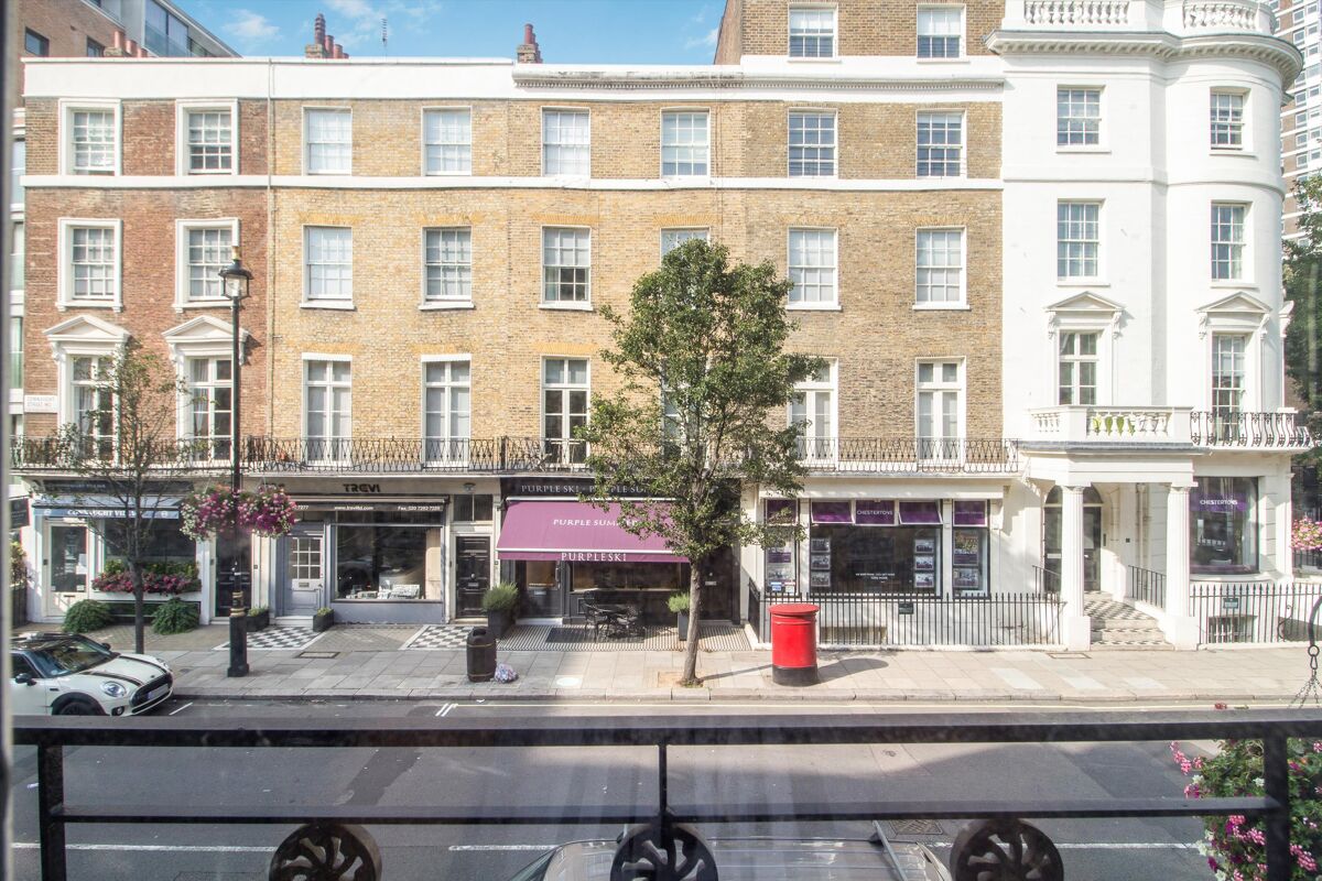 Flat to rent in Connaught Street,