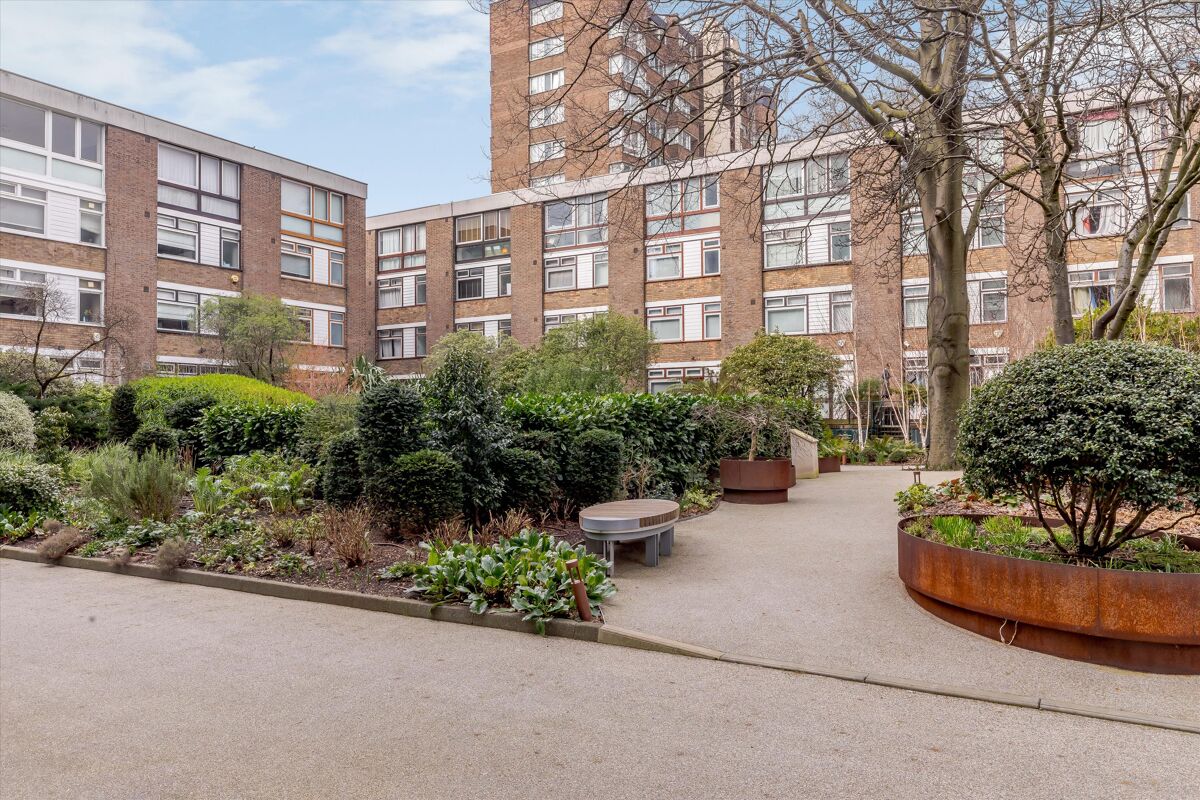 flat to rent in Porchester Place, Hyde Park Estate, London, W2