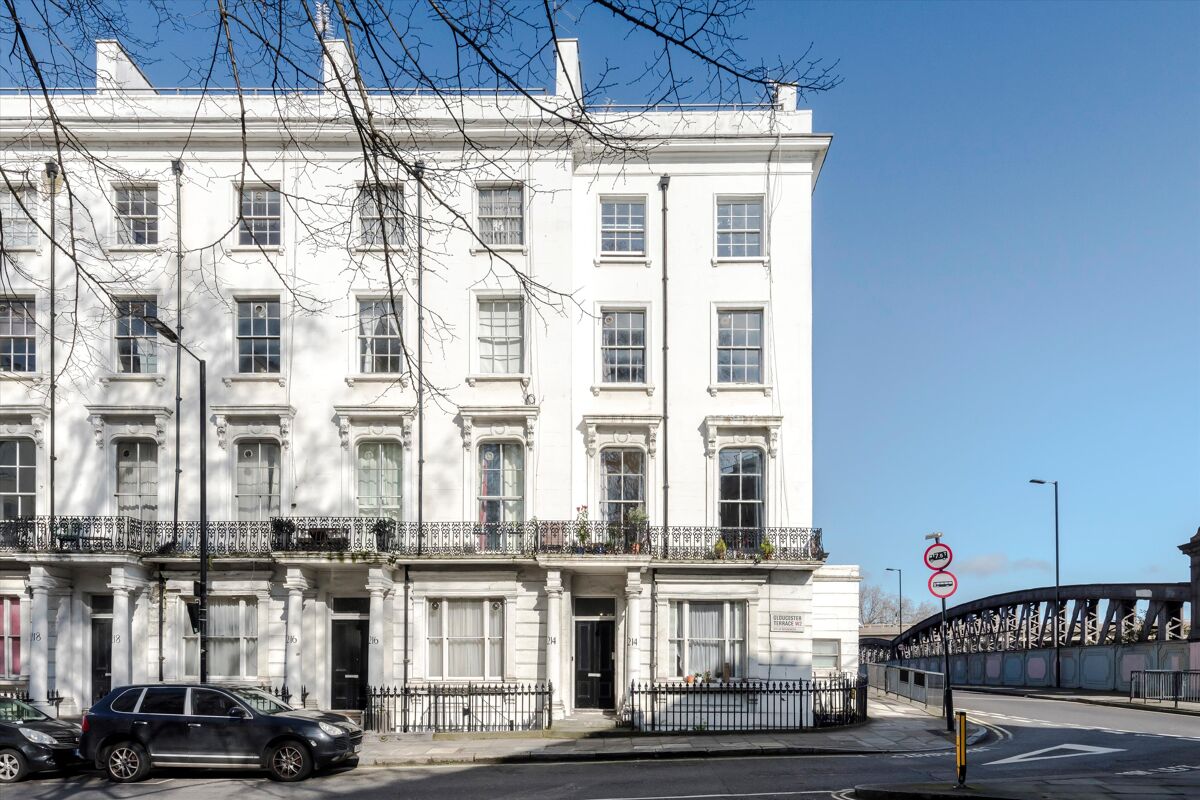 flat to rent in Gloucester Terrace, Paddington, London, W2