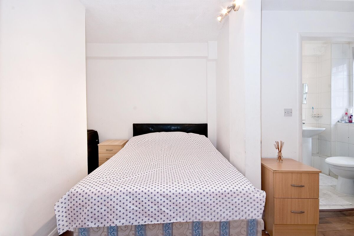 flat to rent in Edgware Road, London, W2 HPQ012162324 Knight Frank