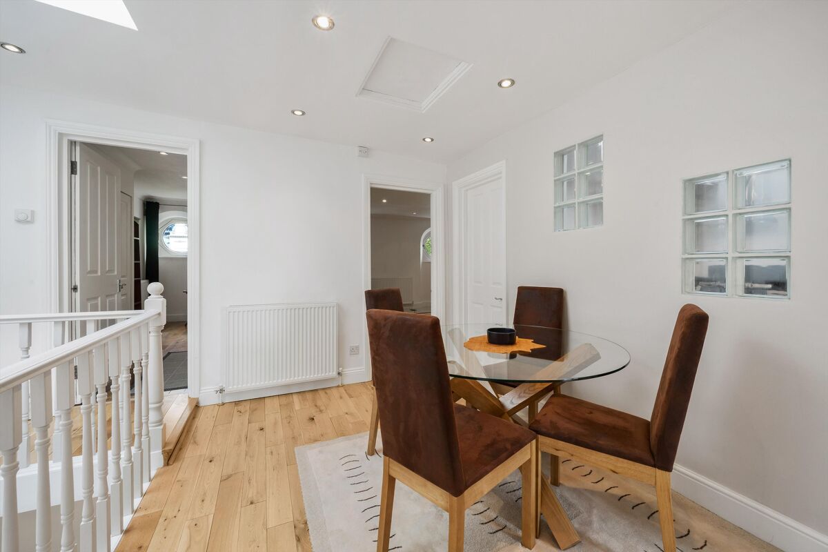 flat to rent in Westbourne Terrace, Bayswater, London, W2