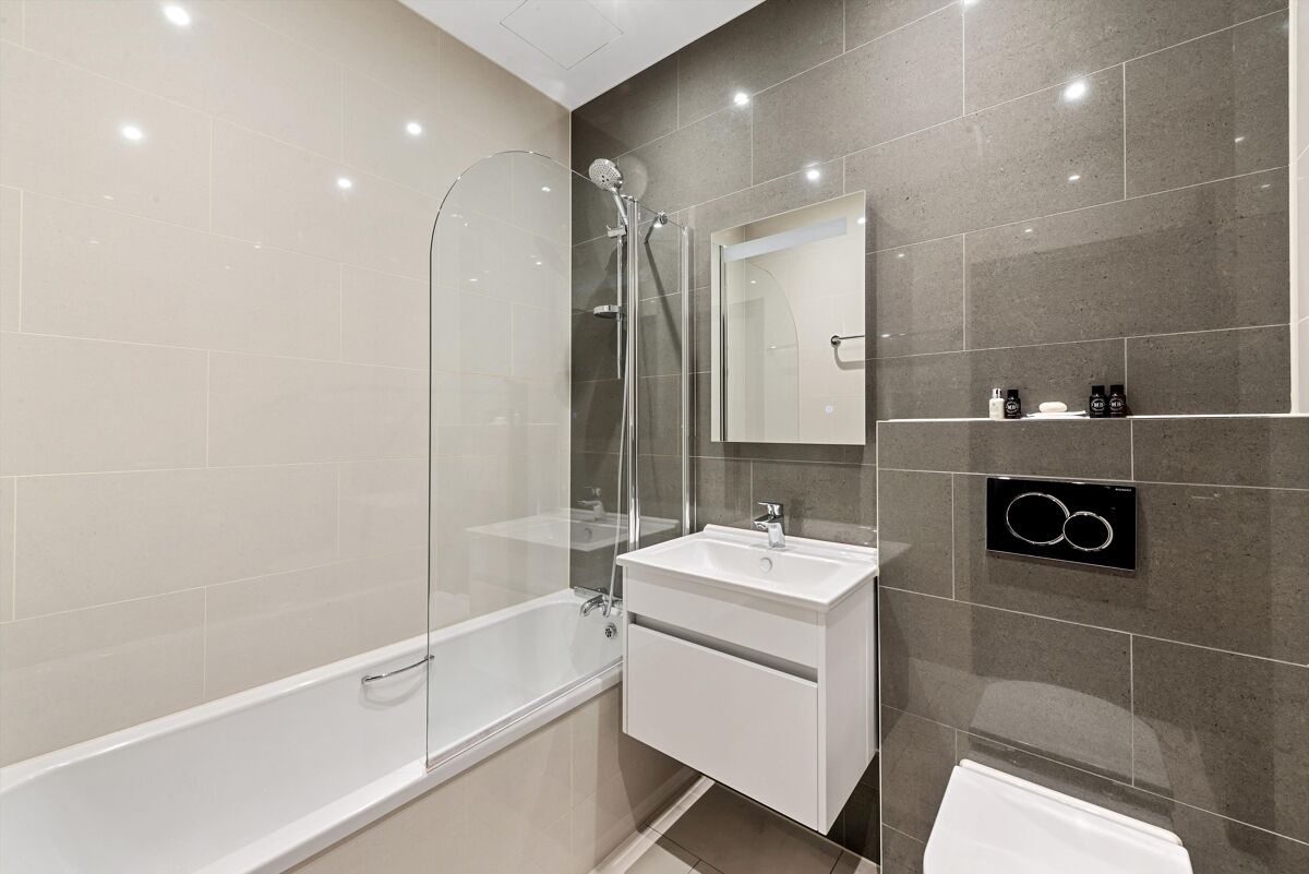 flat to rent in Gloucester Terrace, London, W2. - HPQ012237126 | Knight ...