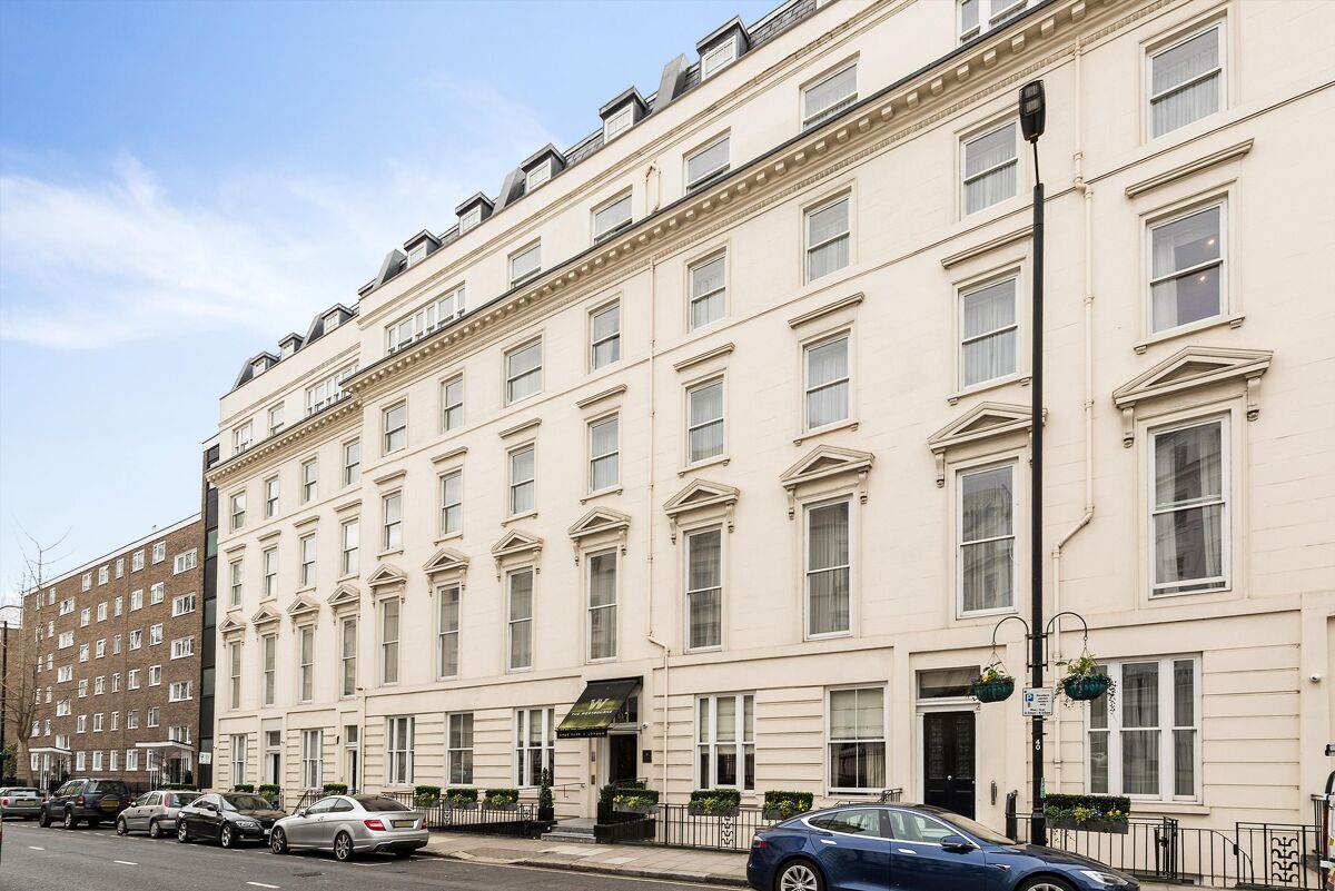 flat to rent in Gloucester Terrace, London, W2. HPQ012237126 Knight