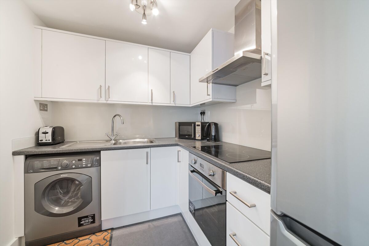 flat to rent in Queensborough Terrace, London, W2 HPQ012269640 Knight Frank