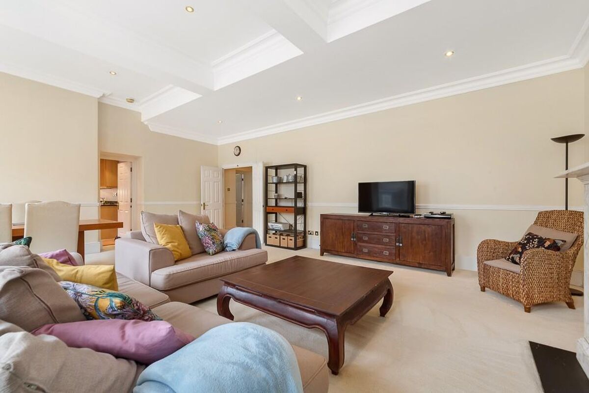 flat to rent in Lancaster Gate, Hyde Park, London, W2 HPQ012274306