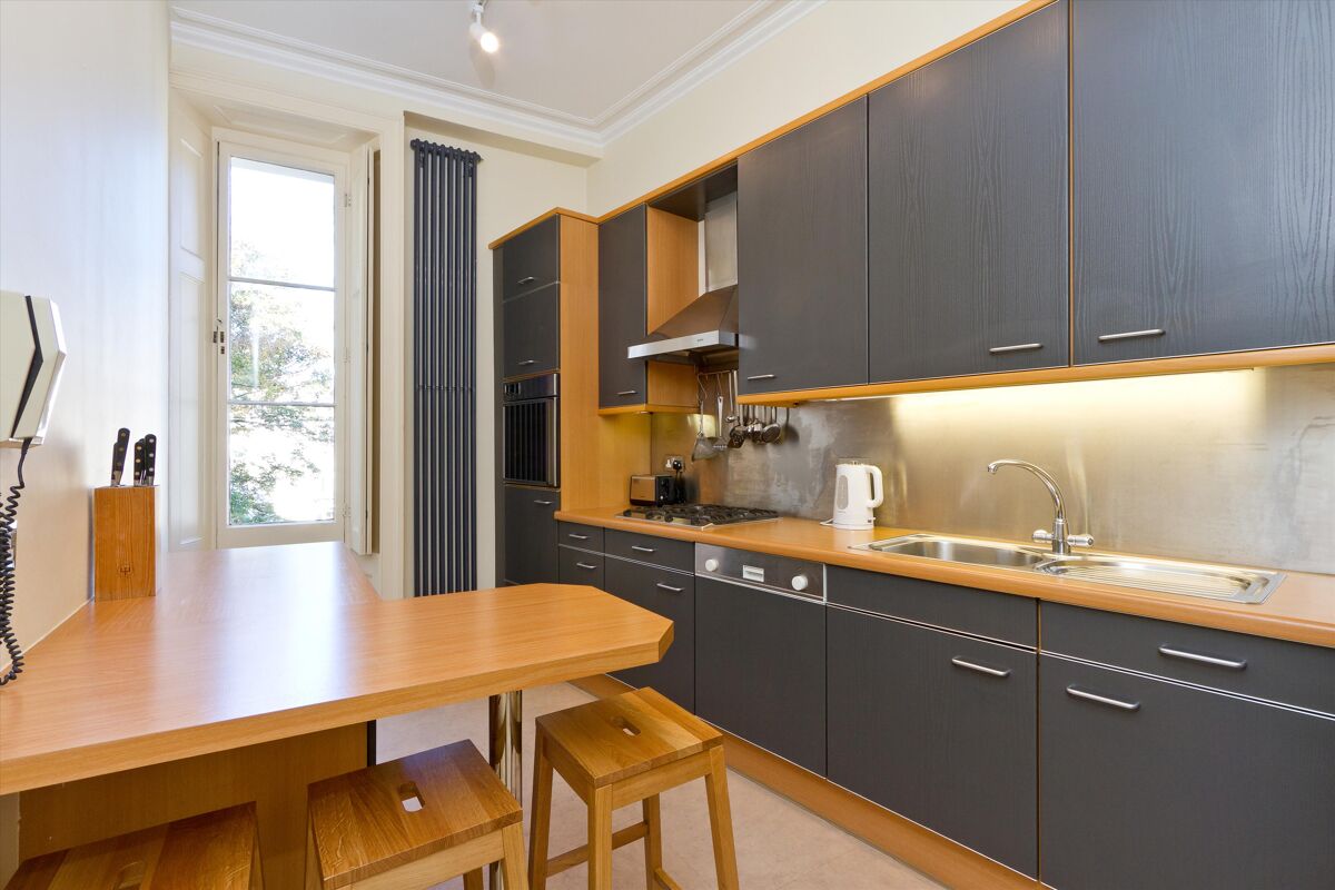 flat to rent in 68 Queens Gardens, Bayswater, London, W2