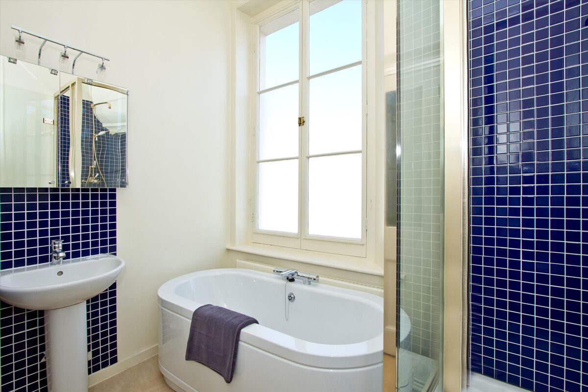 flat to rent in 68 Queens Gardens, Bayswater, London, W2