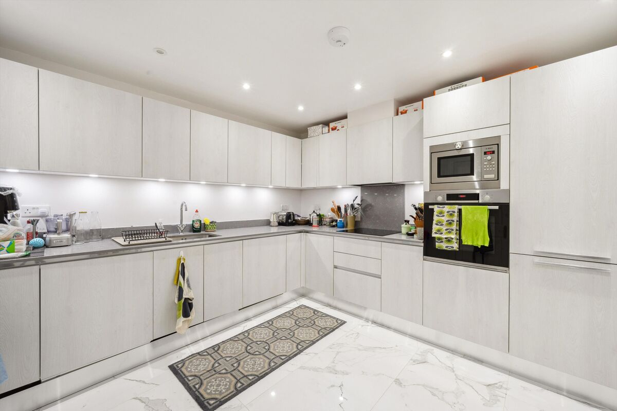 flat to rent in Lancaster Gate, London, W2. HPQ012281113 Knight Frank