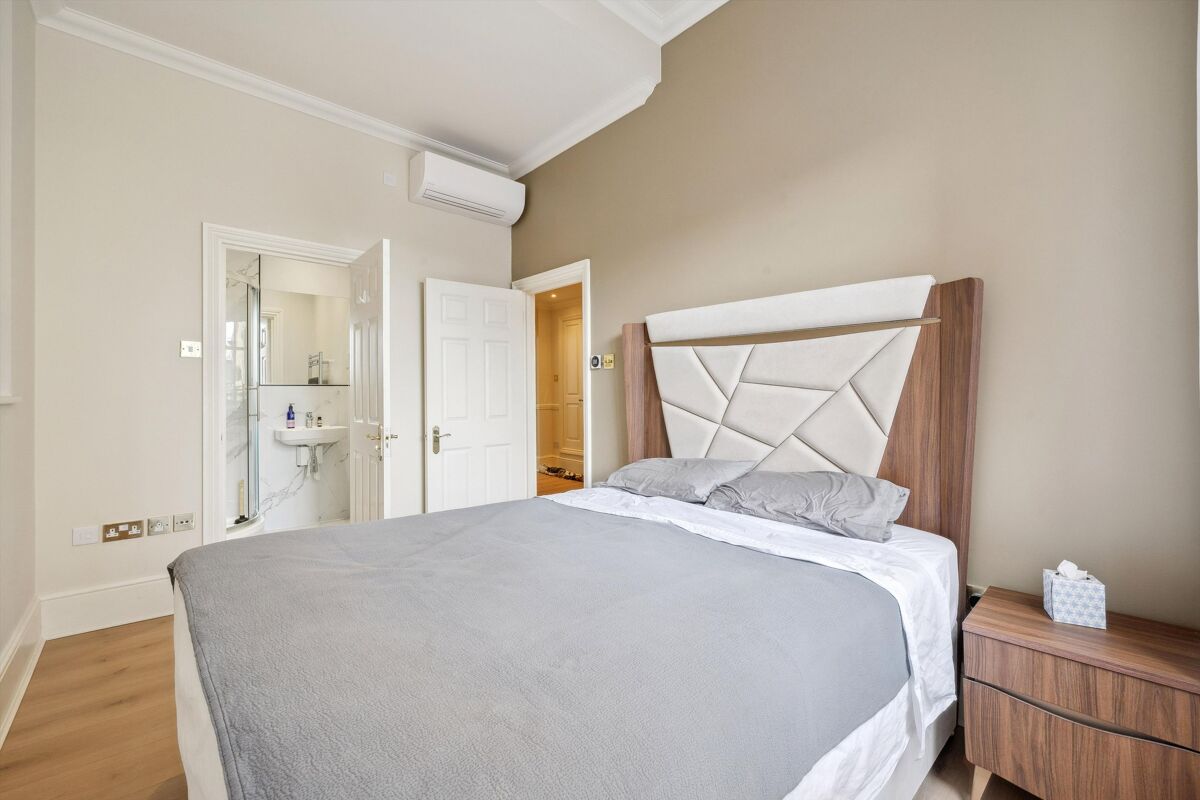 flat to rent in Lancaster Gate, London, W2. HPQ012281113 Knight Frank