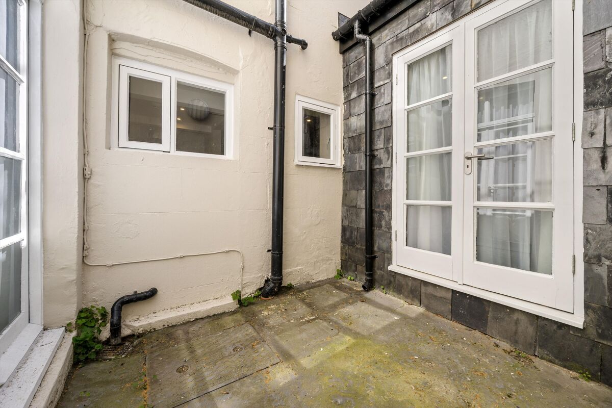 flat to rent in Gloucester Terrace, London, W2 HPQ012291563 Knight Frank