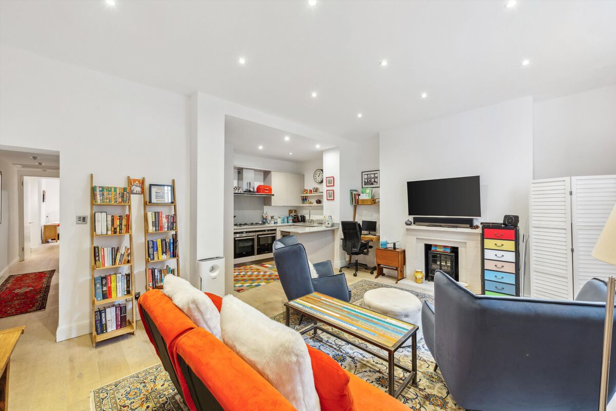 flat to rent in Craven Hill Gardens, Bayswater, London, W2