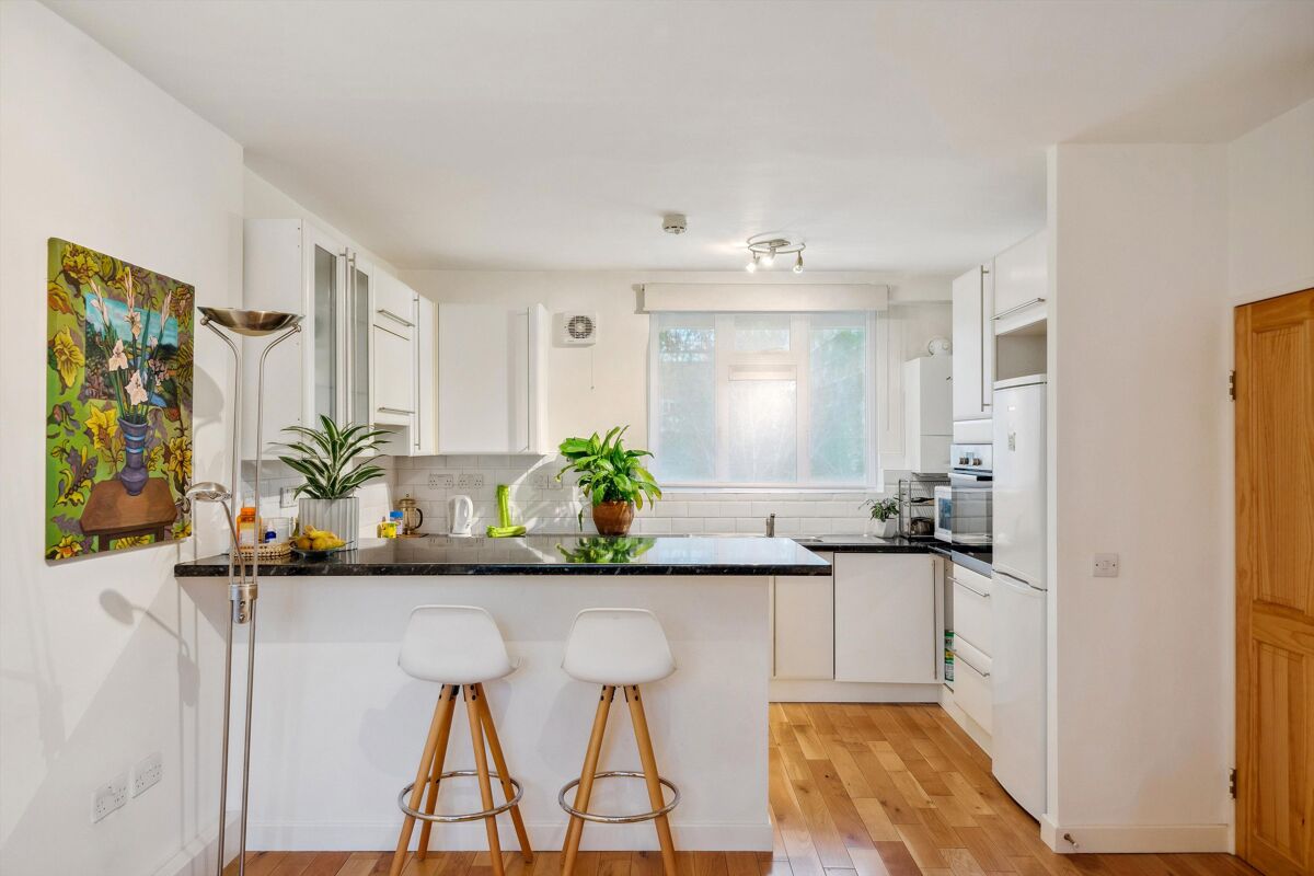 flat to rent in Tenby House, London, W2 HPQ012373458 Knight Frank