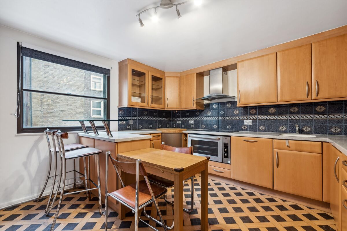 flat to rent in Beaufort House, Queensborough Terrace, London, W2