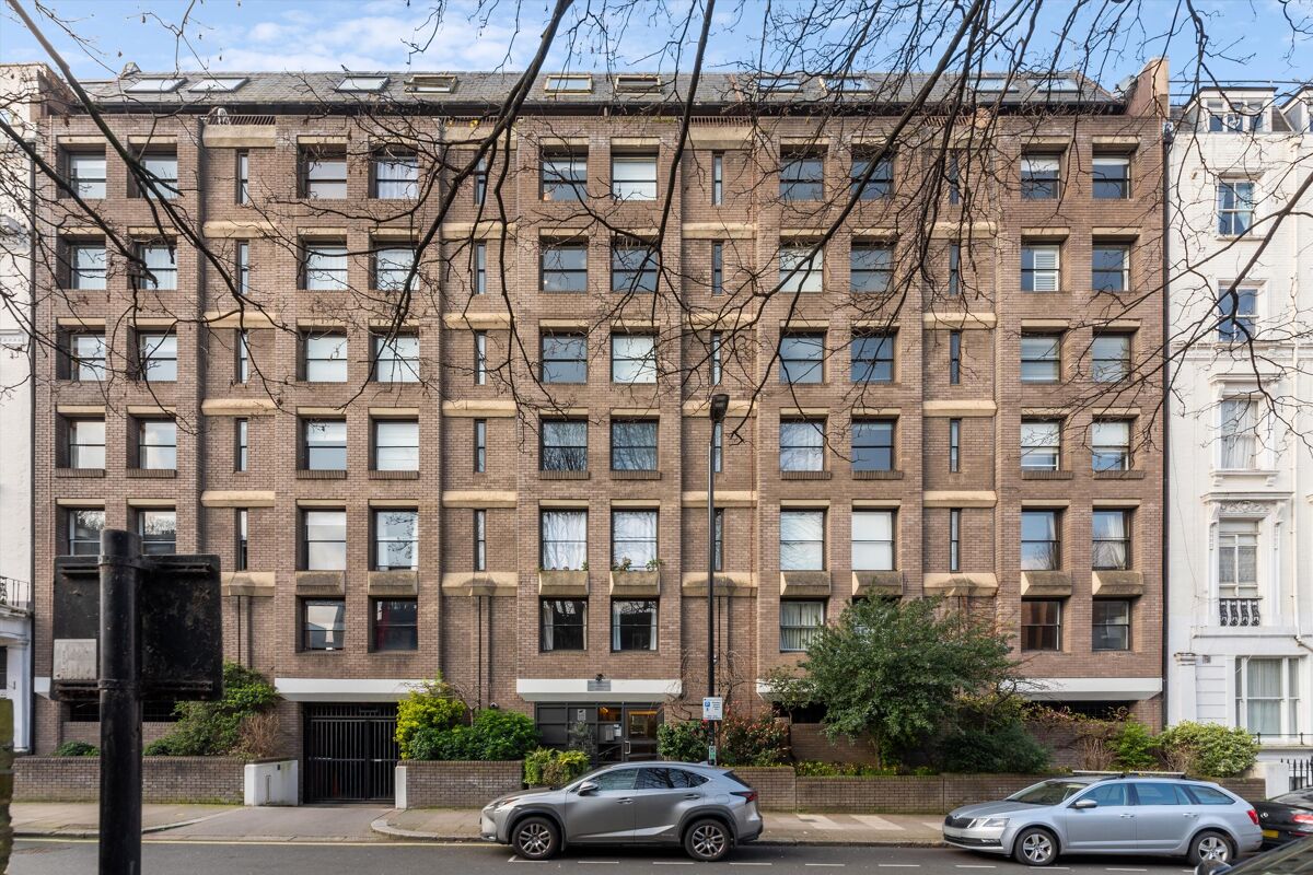 flat to rent in Beaufort House, Queensborough Terrace, London, W2