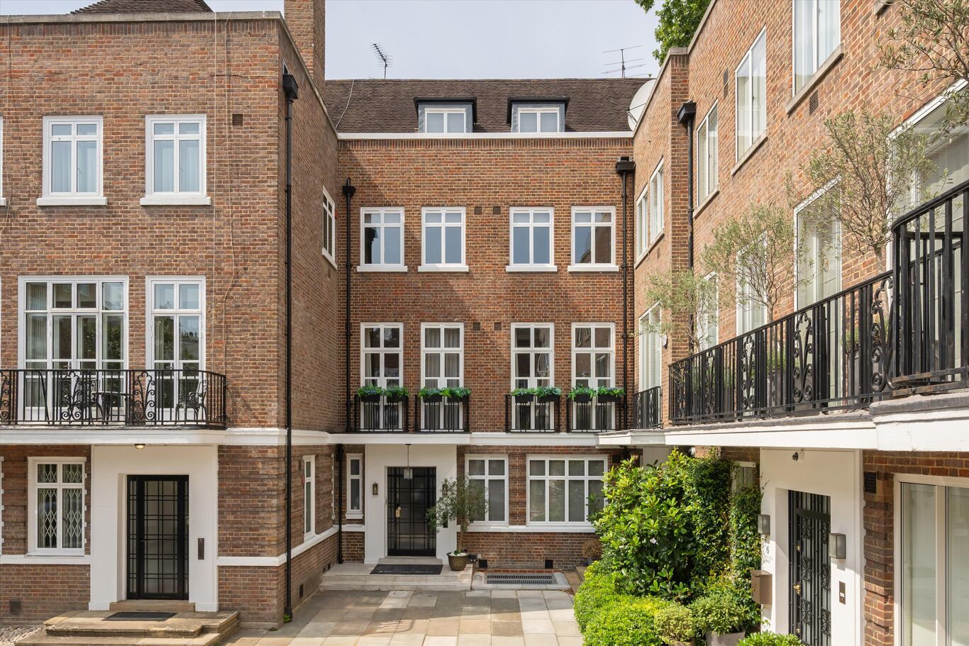 Image of Gloucester Square, Hyde Park, London W2