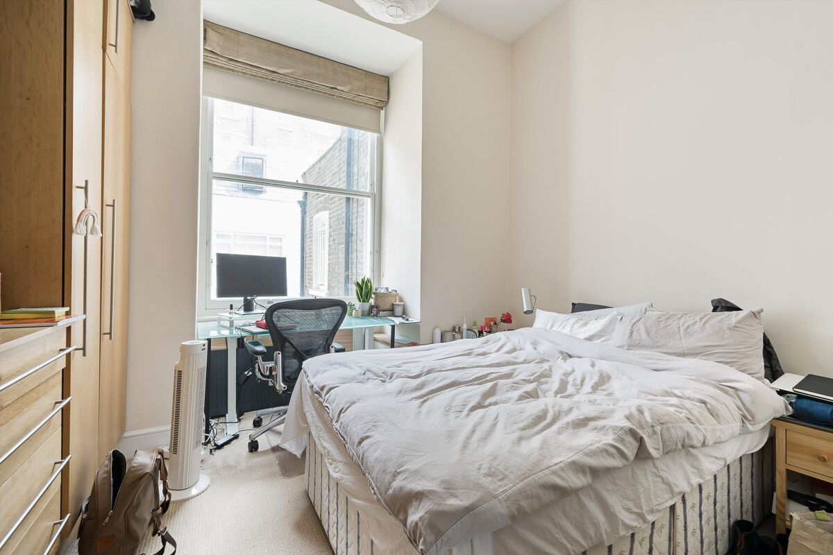 flat to rent in Gloucester Terrace, Hyde Park, London, W2 HPQ187173
