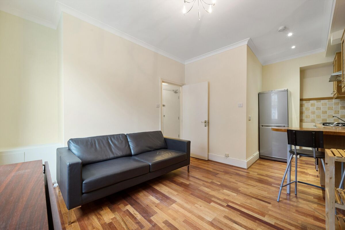 flat to rent in Gloucester Terrace, Bayswater, London, W2 HPQ346273