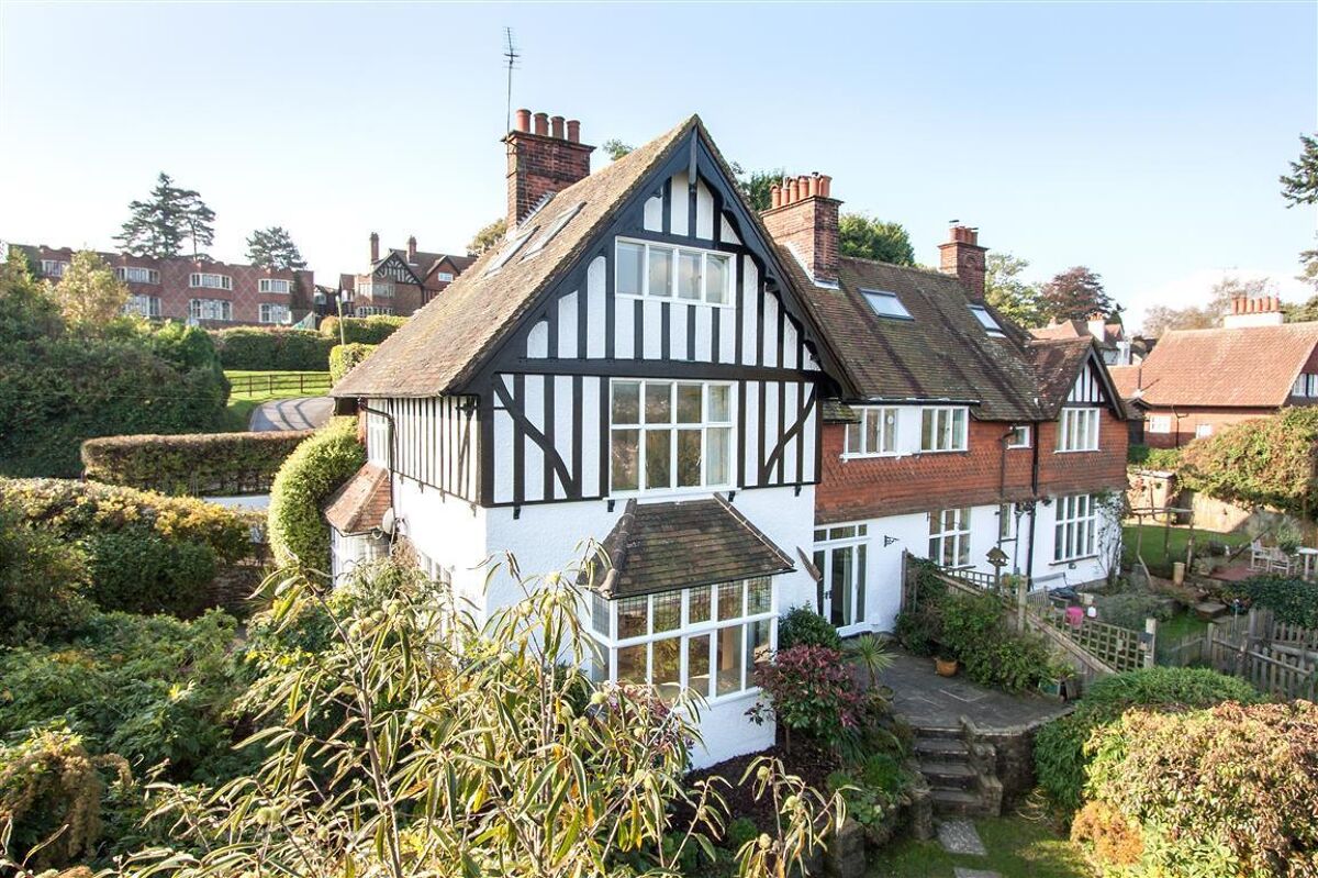 house for sale in Hill Road, Haslemere, Surrey, GU27 HSM012011595