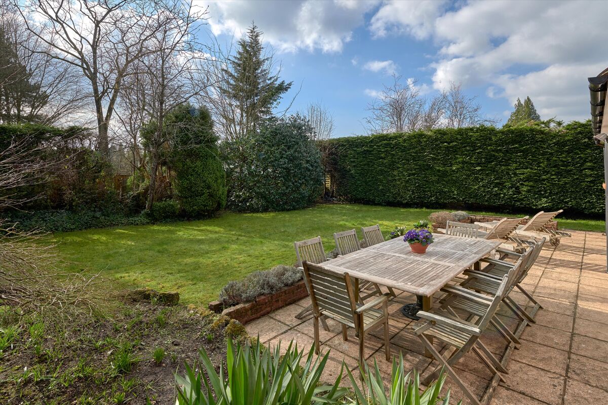 house for sale in Chiltley Lane, Liphook, Hampshire, GU30