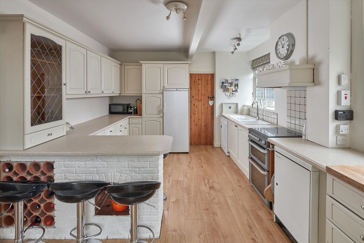 house for sale in Chiltley Lane, Liphook, Hampshire, GU30