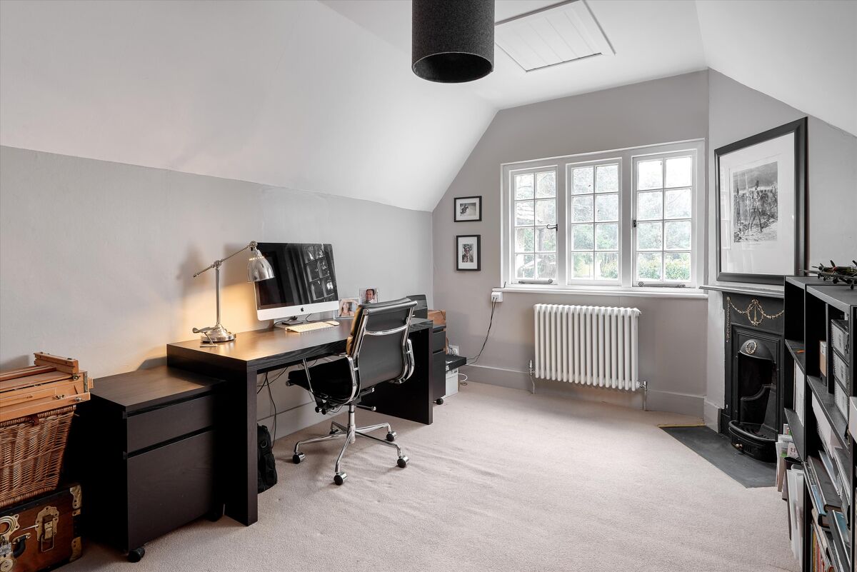 house for sale in Chiltley Lane, Liphook, Hampshire, GU30