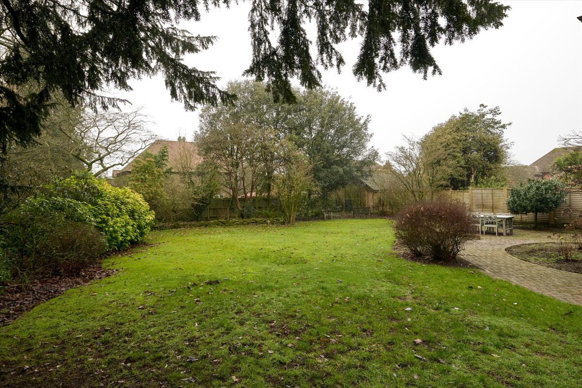 house for sale in Chiltley Lane, Liphook, Hampshire, GU30