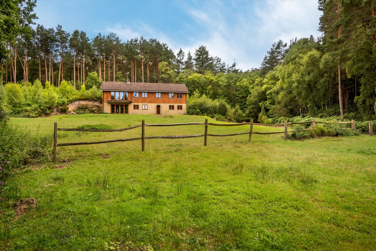 house for sale in Queens Road, Liphook, Hampshire, GU30 HSM012057254