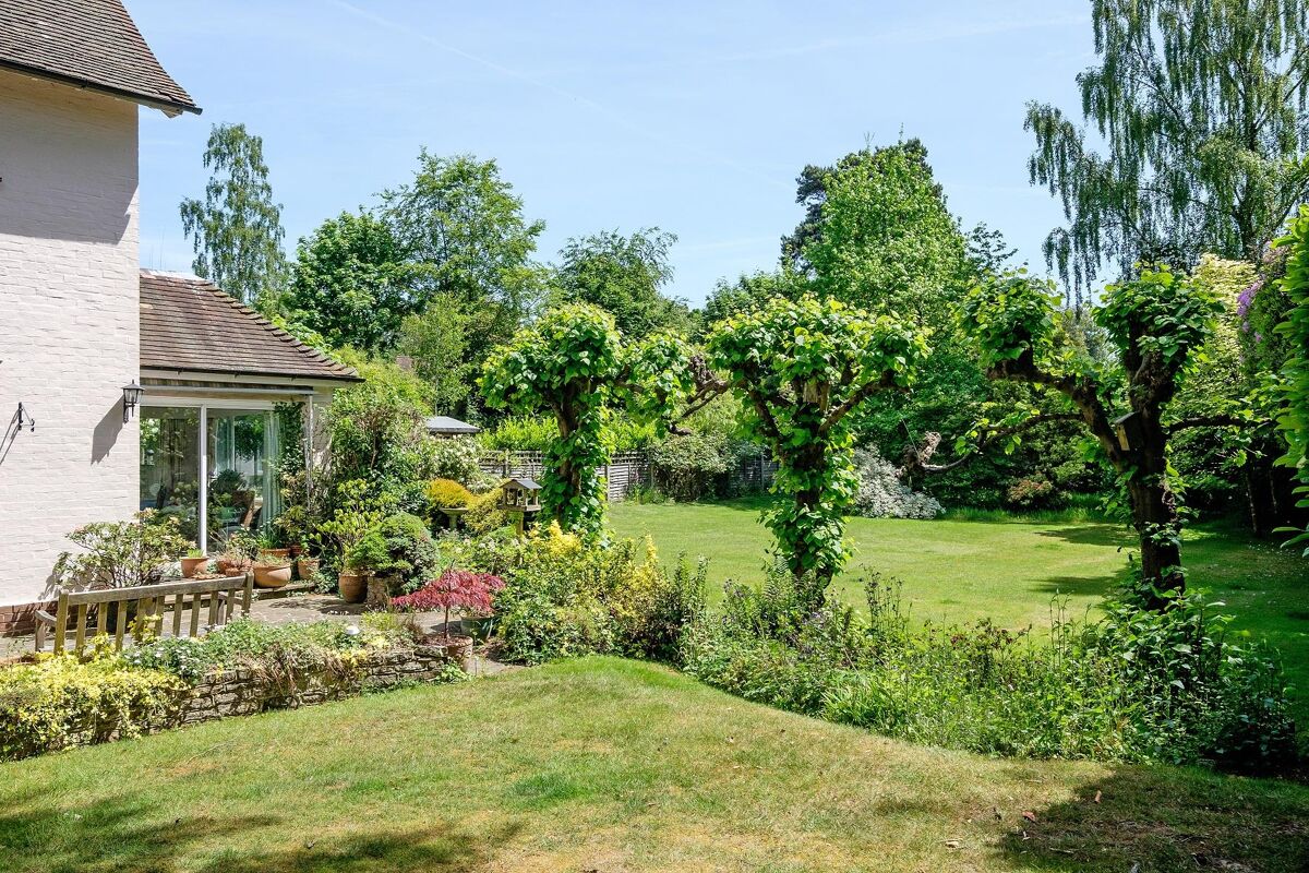 house for sale in Grayswood Road, Haslemere, Surrey, GU27 HSM012065907 Knight Frank