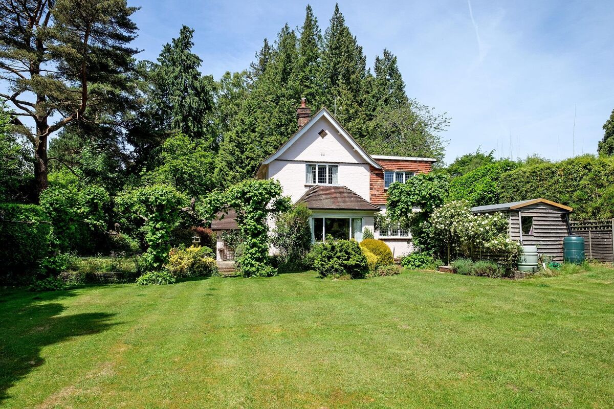 house for sale in Grayswood Road, Haslemere, Surrey, GU27 HSM012065907 Knight Frank