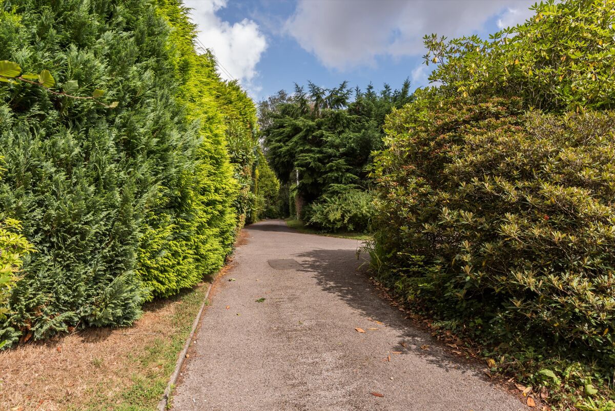 house for sale in Farnham Lane, Haslemere, Surrey, GU27 HSM012073206