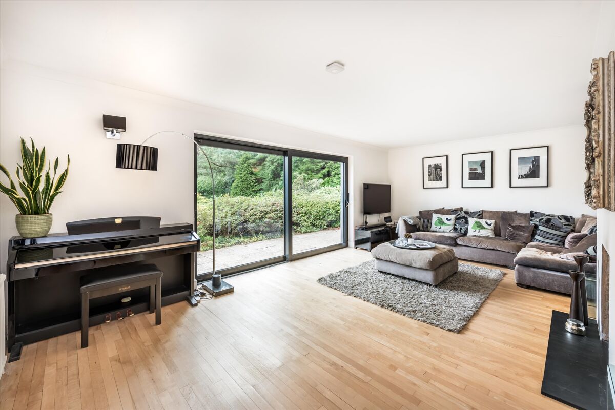 house for sale in Farnham Lane, Haslemere, Surrey, GU27 HSM012073206