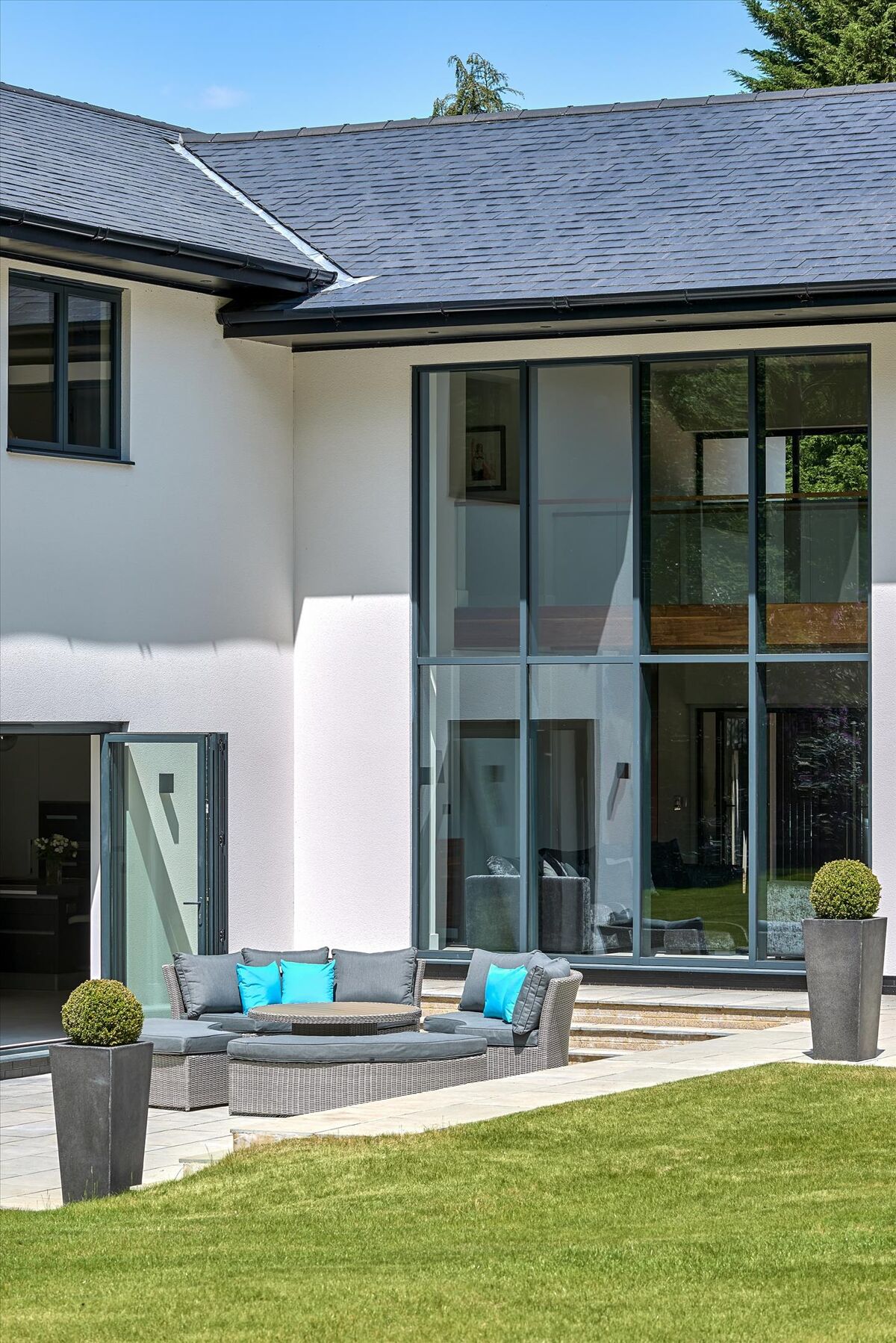 house for sale in Wheatsheaf Enclosure, Liphook, Hampshire, GU30 HSM012073704 Knight Frank