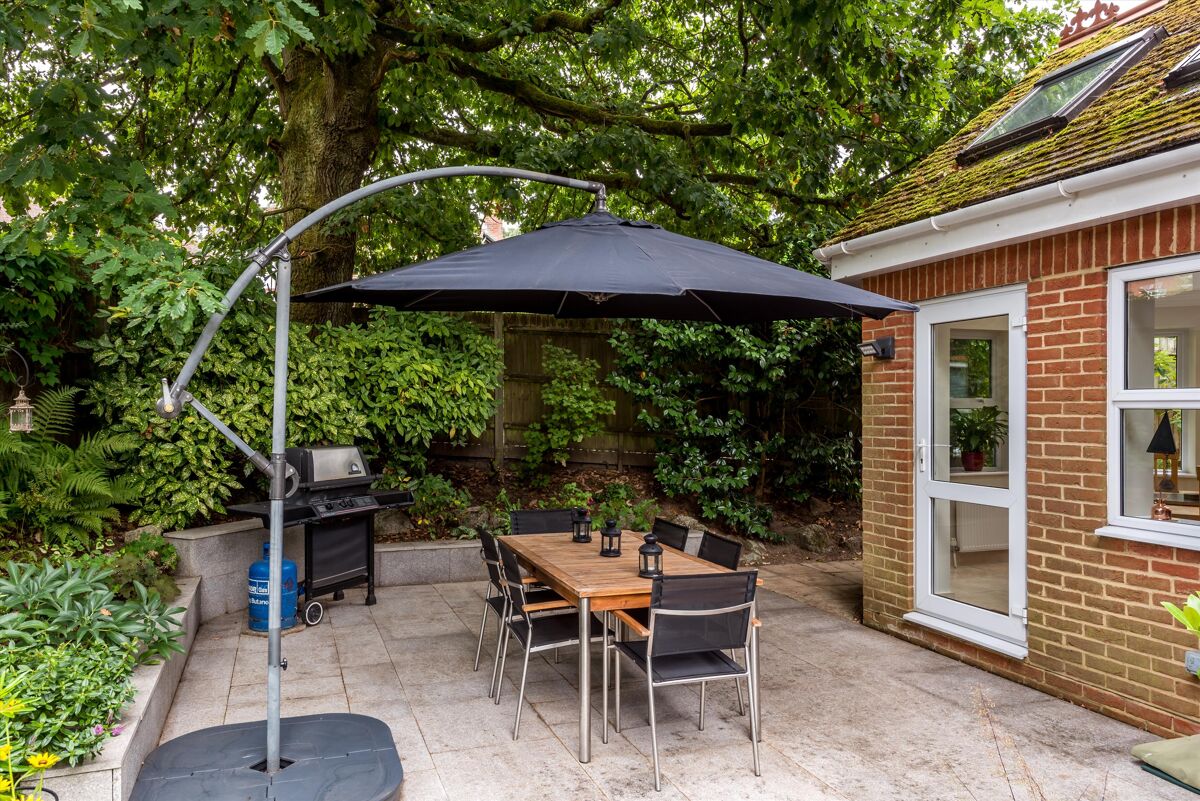 house for sale in Oakhurst, Grayshott, Hindhead, Hampshire, GU26