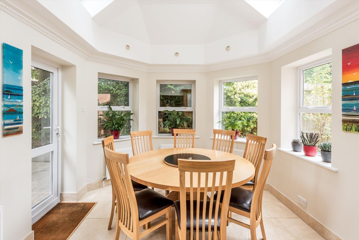 house for sale in Oakhurst, Grayshott, Hindhead, Hampshire, GU26