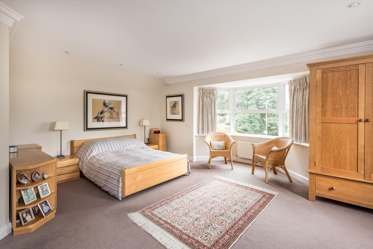 house for sale in Oakhurst, Grayshott, Hindhead, Hampshire, GU26