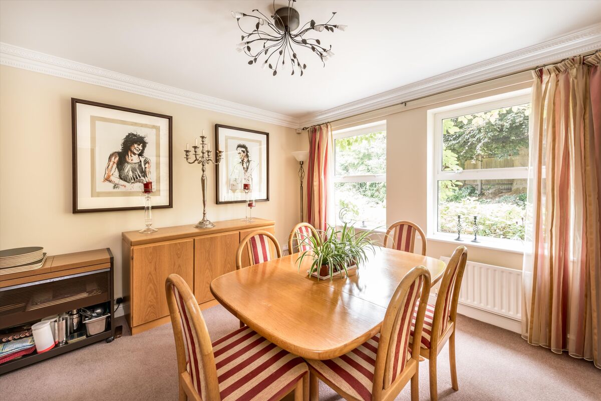 house for sale in Oakhurst, Grayshott, Hindhead, Hampshire, GU26