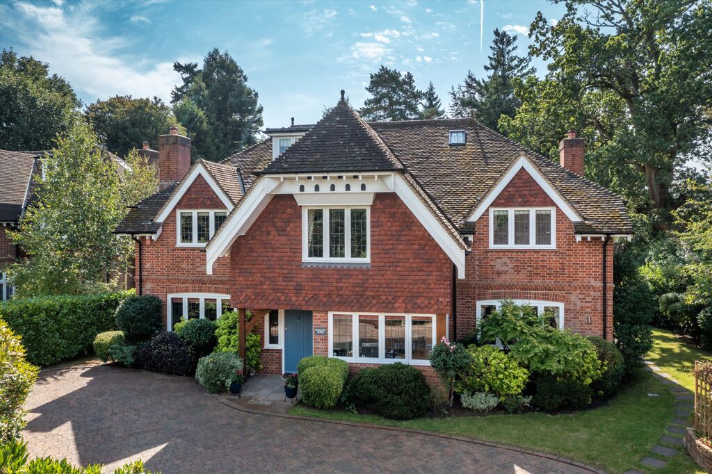 Image of Courts Hill Road, Haslemere, Surrey, GU27