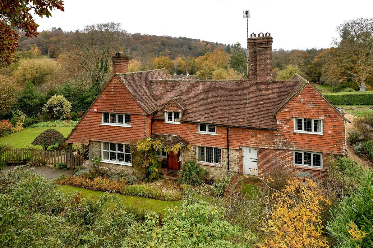 house for sale in Hatch Lane, Haslemere, West Sussex, GU27