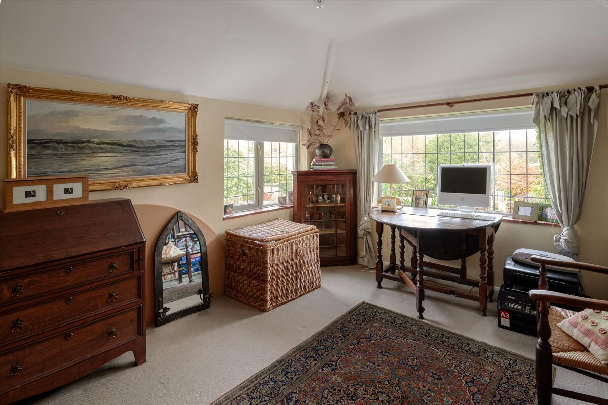 house for sale in Hatch Lane, Haslemere, West Sussex, GU27