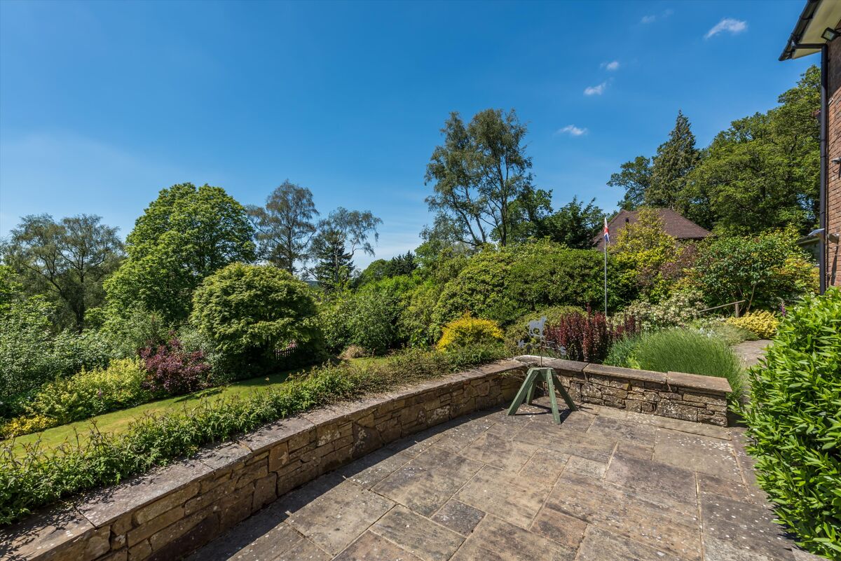 A significant house for sale, with annexe, on one of the most soughtafter roads in Haslemere