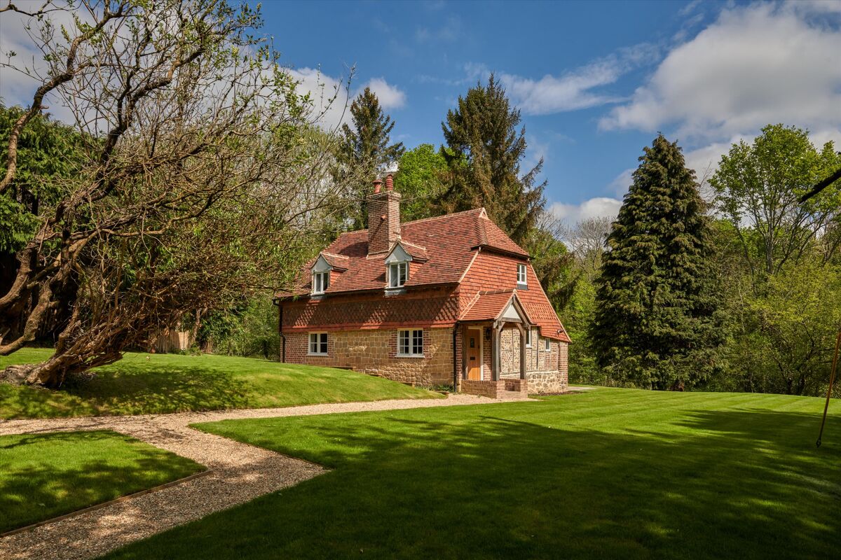 house for sale in Quell Lane, Haslemere, West Sussex, GU27