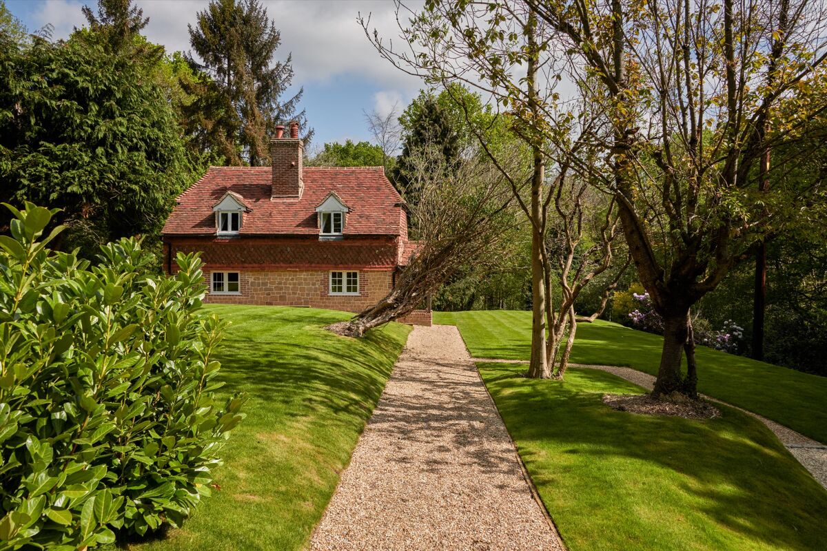 Immobilien zum Kauf Quell Lane, Haslemere, West Sussex, GU27 Knight