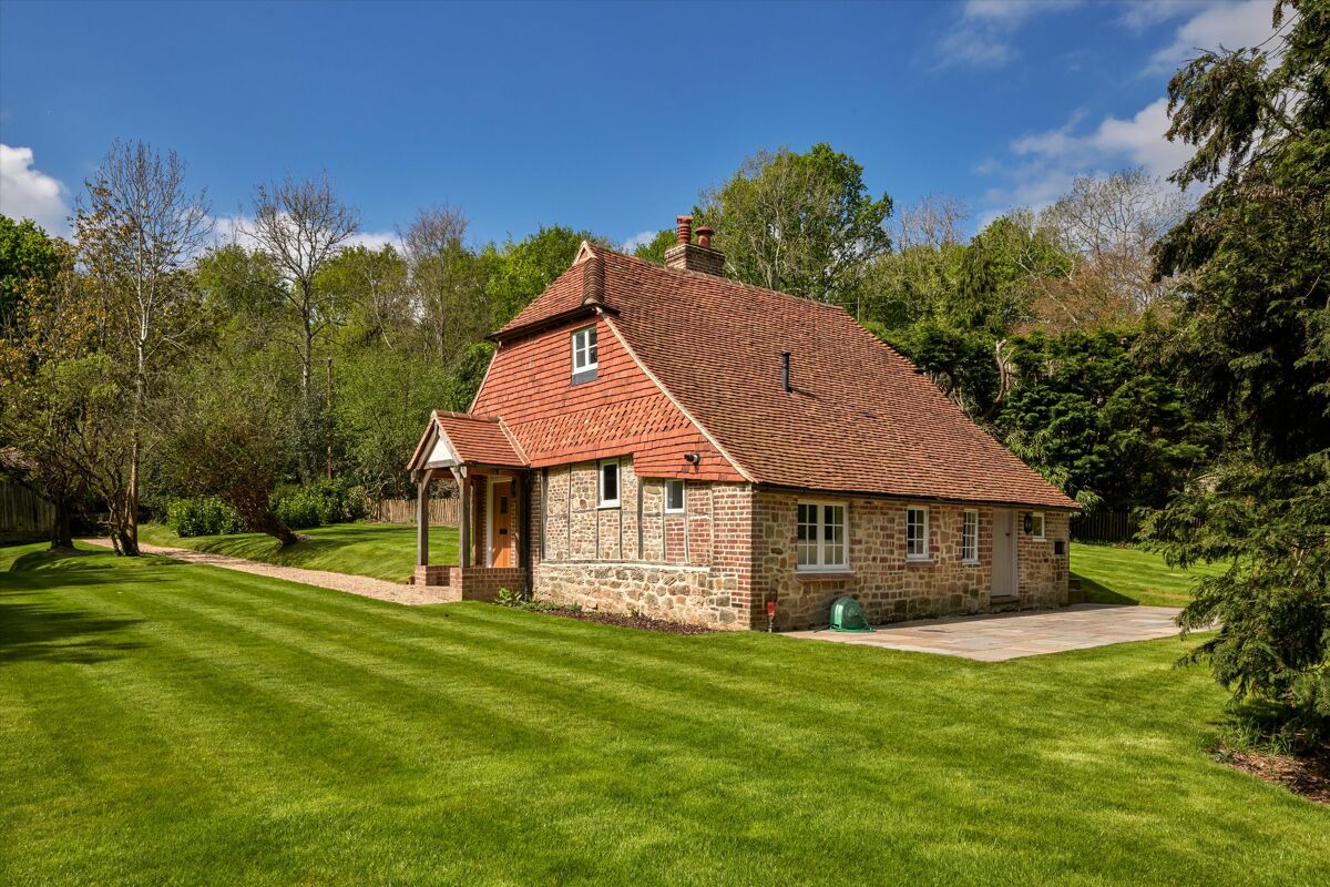 house for sale in Quell Lane, Haslemere, West Sussex, GU27