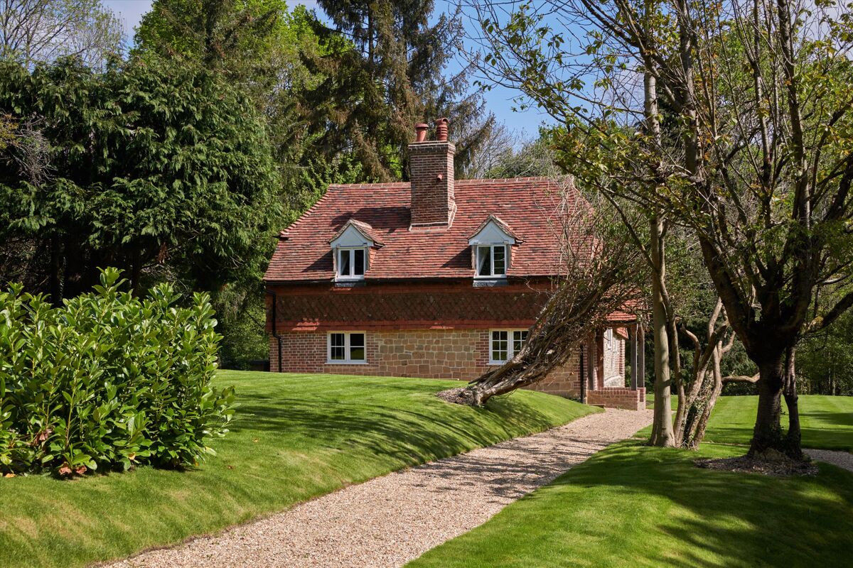 house for sale in Quell Lane, Haslemere, West Sussex, GU27