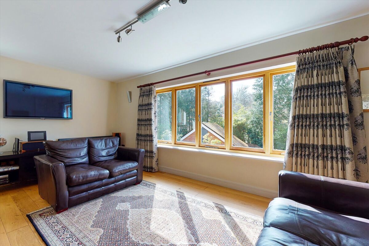 house for sale in Midhurst Road, Haslemere, Surrey, GU27 HSM012116775