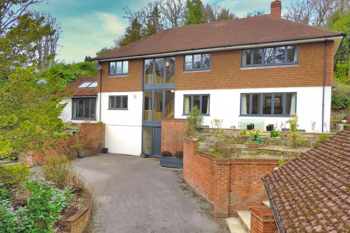 house for sale in Midhurst Road, Haslemere, Surrey, GU27 HSM012116775
